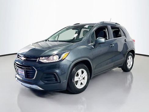 Used 2019 Chevrolet Trax LT FWD image 2