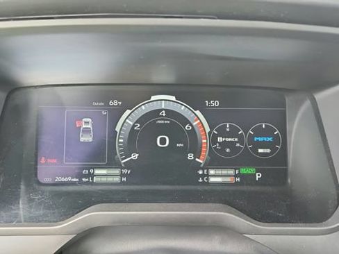Used 2024 Toyota Tundra Limited AWD/4WD image 14