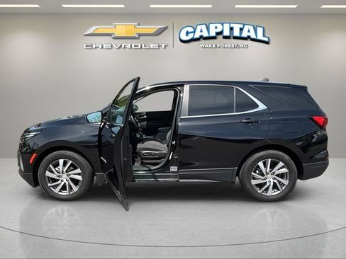 Used 2024 Chevrolet Equinox LT FWD image 14