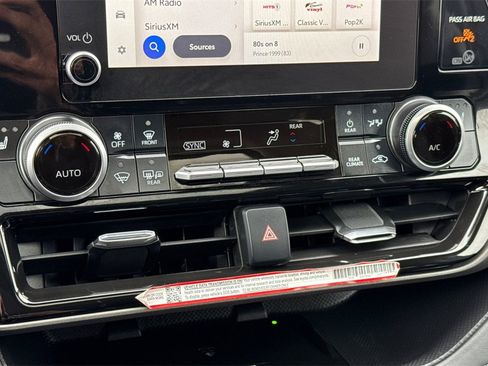 Certified 2025 Toyota Highlander XLE image 20