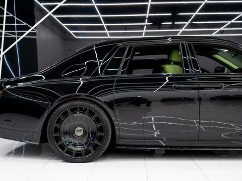 Used 2023 Rolls-Royce Phantom Sedan w/ The Phantom Package RWD image 18