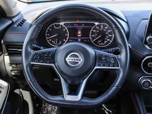 Used 2021 Nissan Sentra SR w/ SR Premium Package image 17