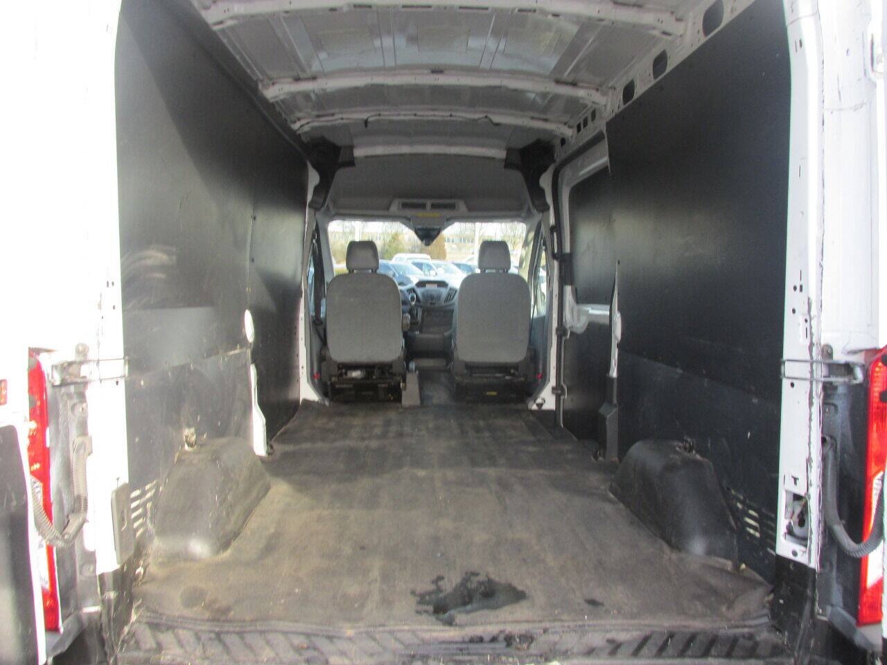 Used 2018 Ford Transit 250 148 Medium Roof RWD image 26