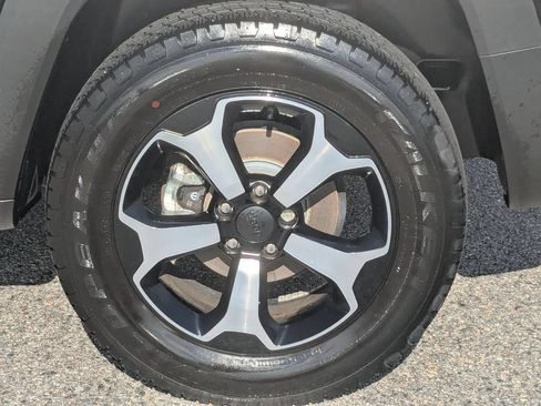 Certified 2022 Jeep Renegade Trailhawk AWD/4WD image 11