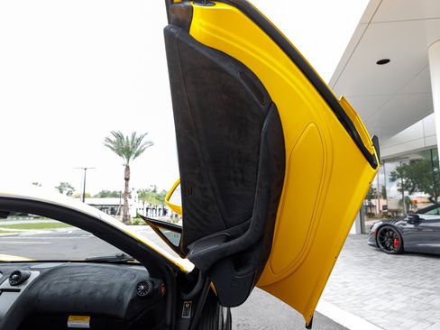 Used 2016 McLaren 675LT Coupe image 39