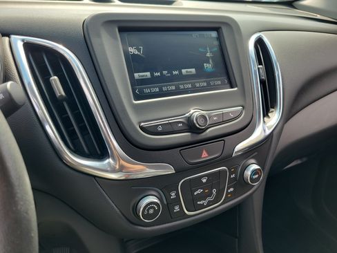 Used 2018 Chevrolet Equinox LT FWD image 29