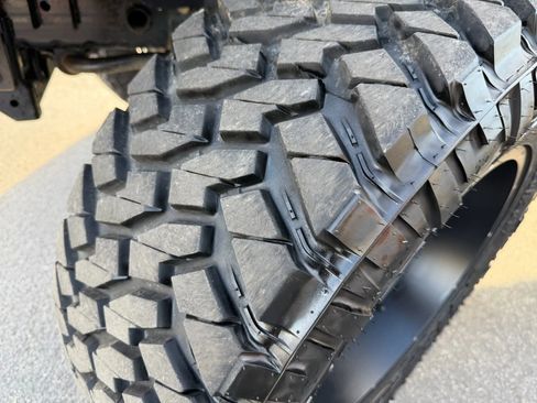 Used 2017 Jeep Wrangler Unlimited Sahara image 33