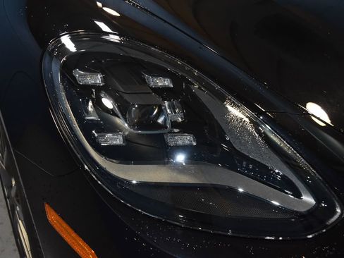 Used 2023 Porsche Panamera 4 Platinum Edition image 24