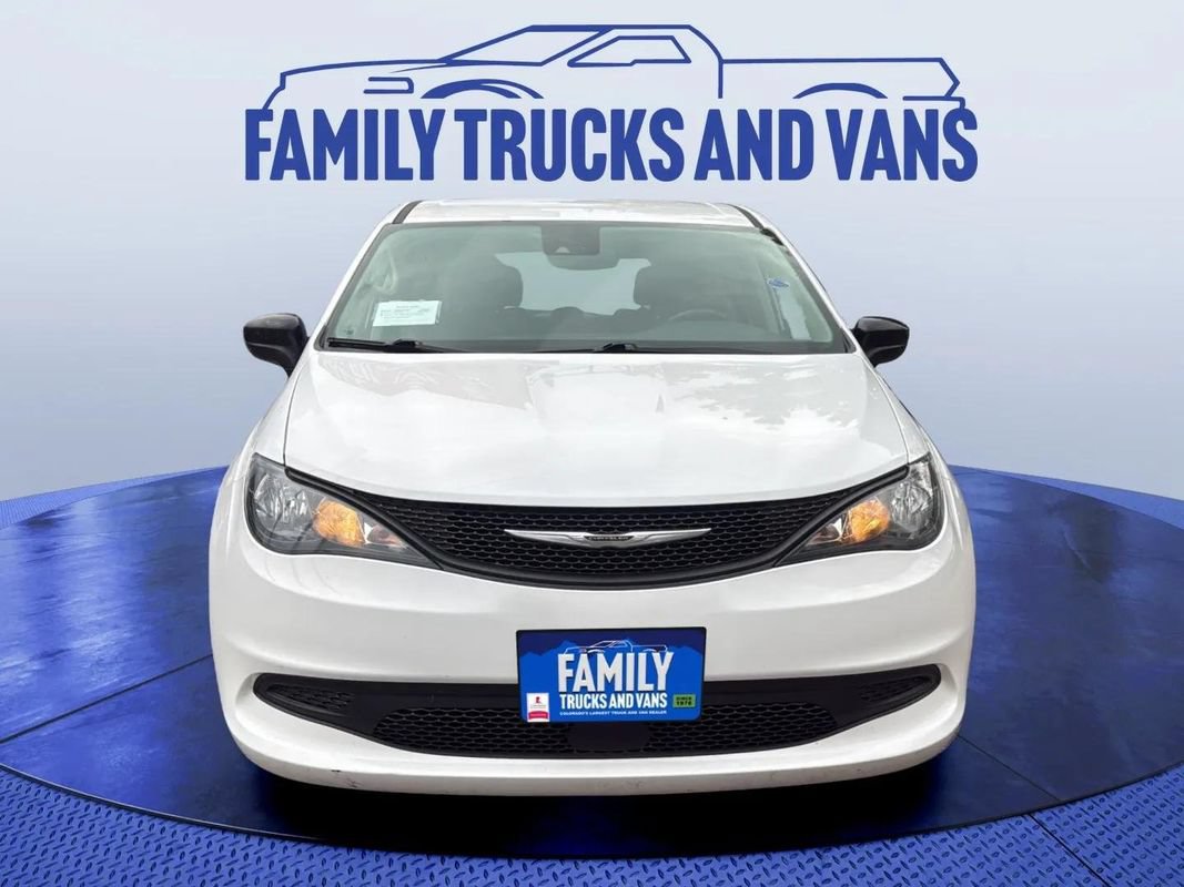 Used 2024 Chrysler Voyager LX FWD image 8