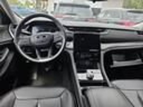Used 2023 Jeep Grand Cherokee L Limited RWD image 13