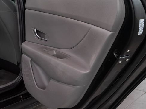 Used 2024 Hyundai Elantra SEL FWD image 15