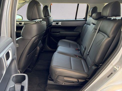 Used 2024 Hyundai Santa Fe SEL FWD image 13