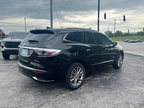 Used 2023 Buick Enclave Avenir AWD/4WD image 3