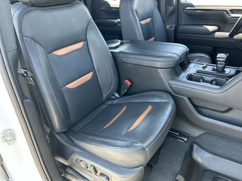 Used 2023 GMC Sierra 1500 AT4 w/ Technology Package AWD/4WD image 27