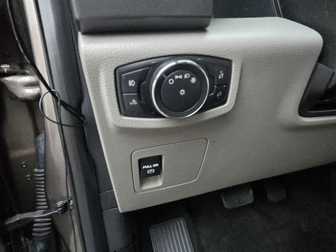 Used 2018 Ford F150 XLT AWD/4WD image 12