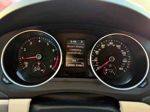 Used 2017 Volkswagen Jetta SE FWD image 18