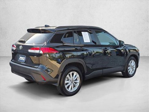 Used 2024 Toyota Corolla Cross LE FWD image 5