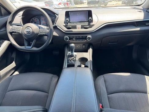 Used 2023 Nissan Altima 2.5 S FWD image 13