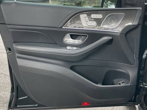 Used 2021 Mercedes-Benz GLS 580 4MATIC image 13