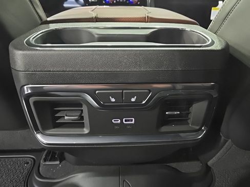 New 2026 GMC Sierra 3500 Denali Ultimate AWD/4WD image 15