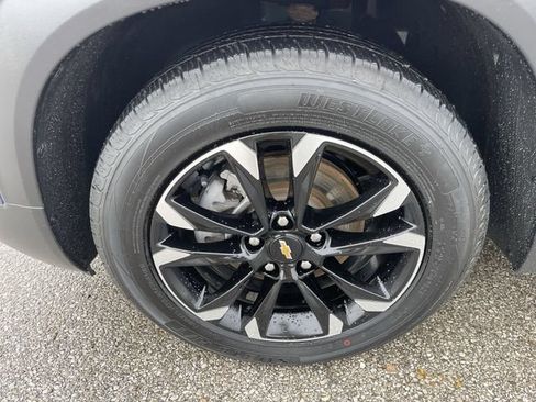 Used 2021 Chevrolet TrailBlazer LT w/ Convenience Package FWD image 10