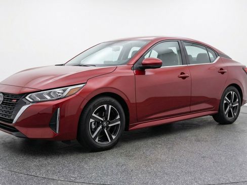 Used 2025 Nissan Sentra SV image 3