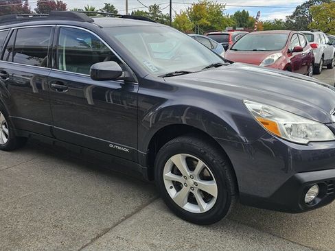 Used 2013 Subaru Outback 3.6R Limited w/ Moonroof Pkg image 2