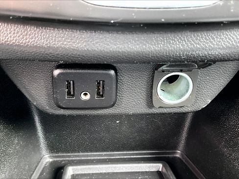 Used 2023 Chevrolet Traverse LT image 27