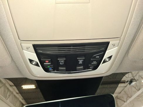 Used 2023 Acura MDX SH-AWD w/ Technology Package image 22