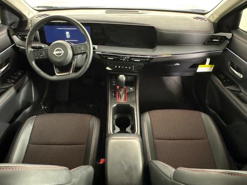 Certified 2025 Nissan Kicks SR FWD image 14