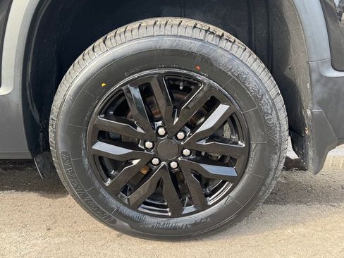 Used 2017 GMC Acadia SLE w/ Driver Alert Package I image 62