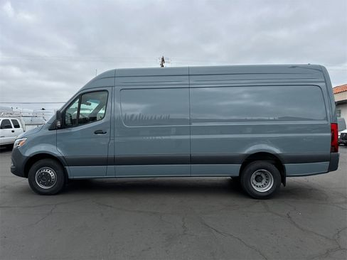 Used 2024 Mercedes-Benz Sprinter 3500 image 6