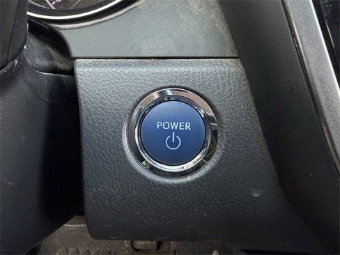 Used 2023 Toyota Camry SE image 22