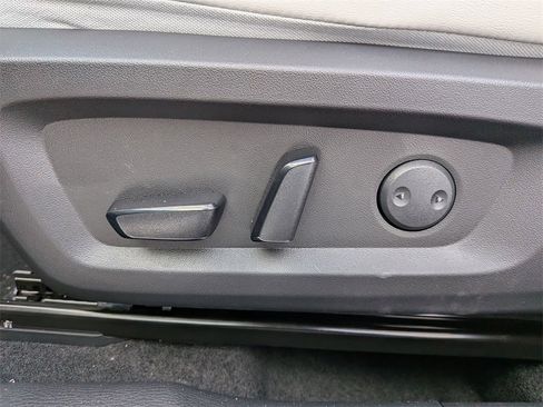 New 2026 Mitsubishi Outlander LE image 13