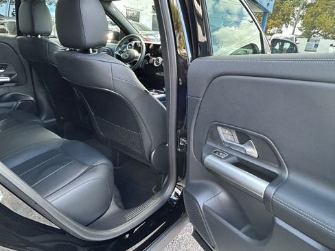 Used 2025 Mercedes-Benz GLA 250 4MATIC image 36