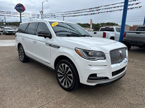 Used 2023 Lincoln Navigator Reserve AWD/4WD image 7