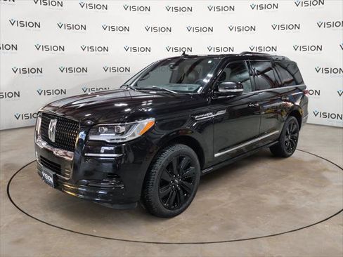 Used 2022 Lincoln Navigator Reserve image 1