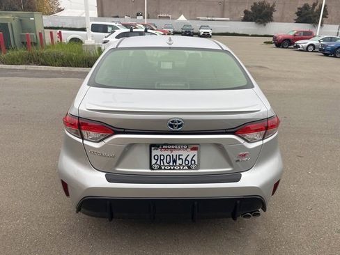 Used 2025 Toyota Corolla SE image 6