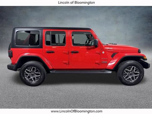 Used 2024 Jeep Wrangler Unlimited Sahara w/ Technology Group AWD/4WD image 7