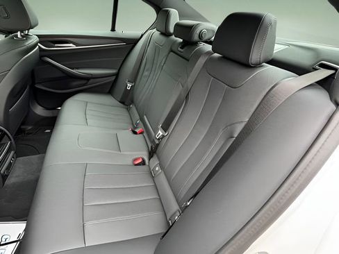 Used 2023 BMW 540i xDrive w/ M Sport Package image 5