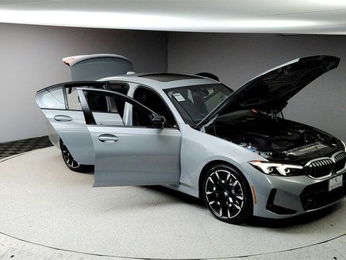 Used 2025 BMW 330i xDrive Sedan w/ M Sport Package image 17