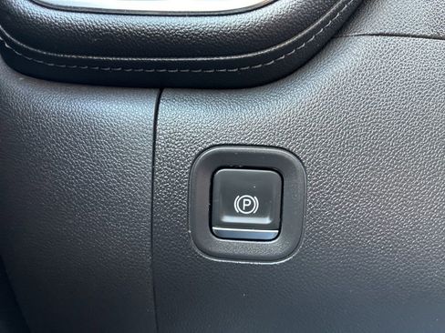 Used 2021 Chevrolet Silverado 1500 LT Trail Boss w/ Convenience Package II image 26