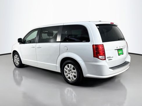 Used 2018 Dodge Grand Caravan SE w/ UConnect Hands-Free Group FWD image 7