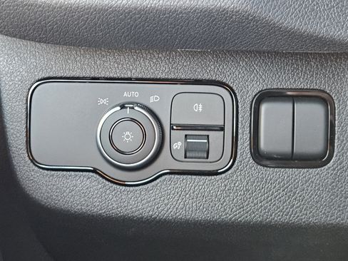 Used 2024 Mercedes-Benz Sprinter 3500 image 24