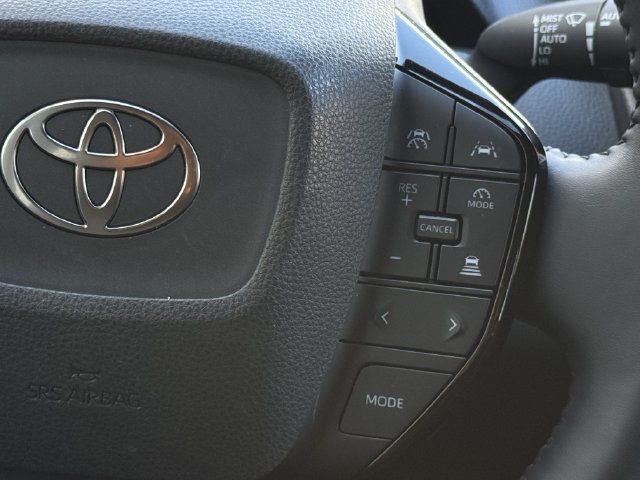 Used 2025 Toyota Prius FWD image 14