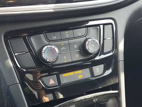 Used 2021 Buick Encore Preferred FWD image 21