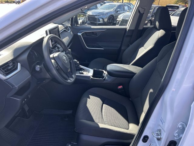 Used 2024 Toyota RAV4 LE AWD/4WD image 19