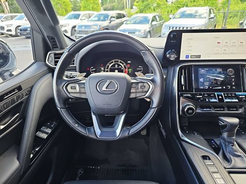 Used 2023 Lexus LX 600 4WD w/ Appearance Package image 13