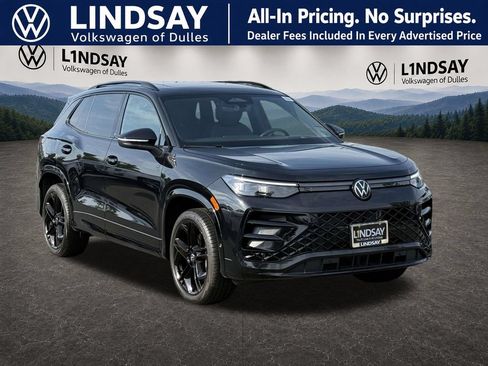 Used 2025 Volkswagen Tiguan SE R-Line AWD/4WD image 1