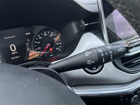 Used 2023 Jeep Compass Limited image 27